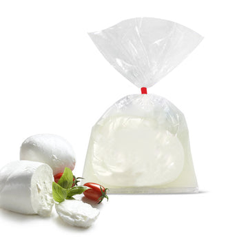 Busta per mozzarella., piena e due mozzarelle vuote